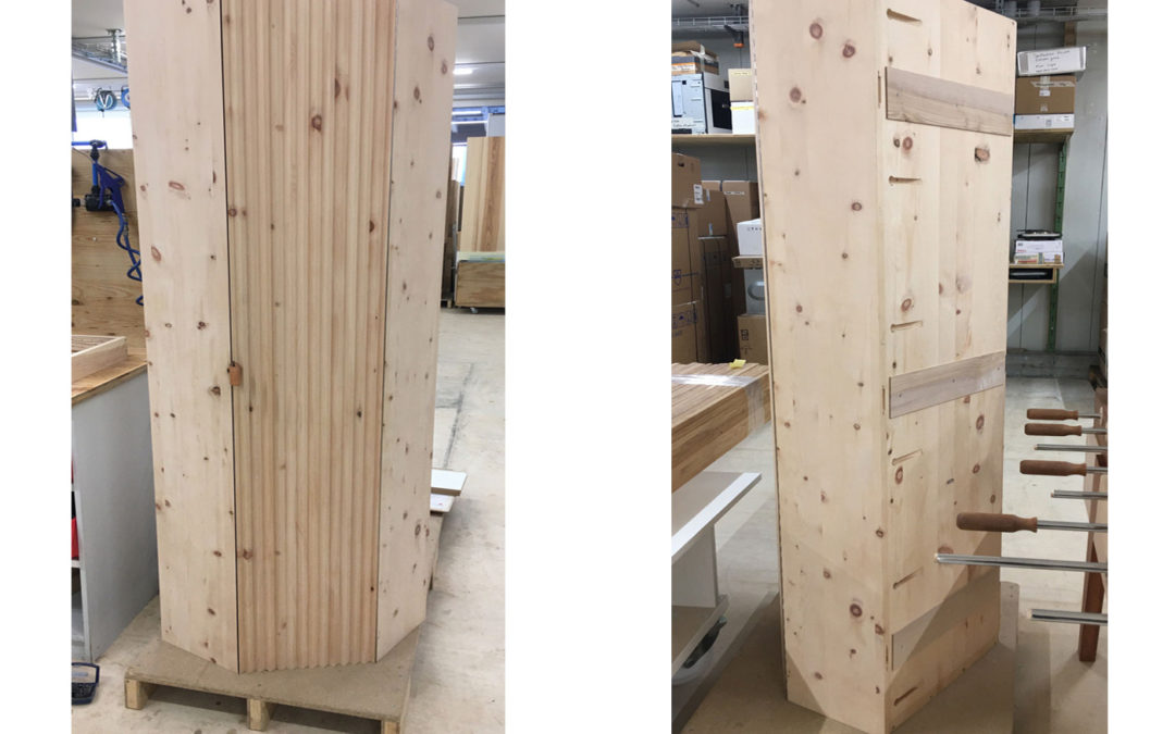 Eckschrank aus Arve