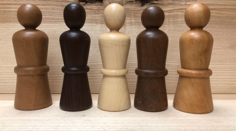 Holzfiguren fürs Familienstellen aus diversen Holzarten.