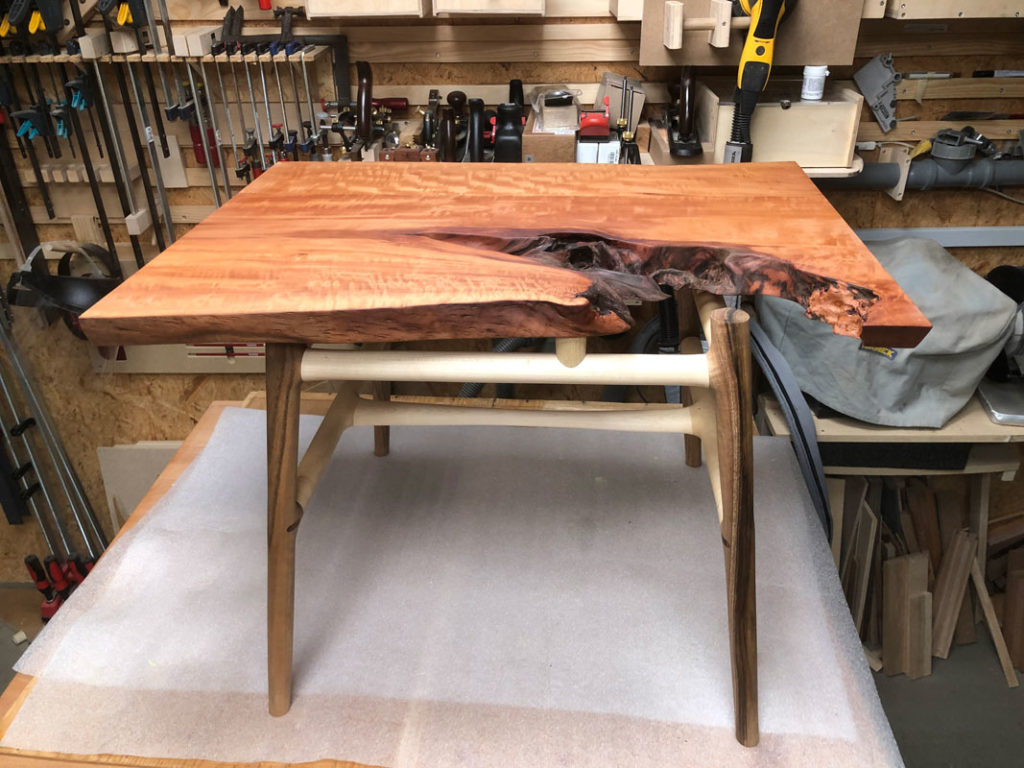 Fast fertiger Three-Wood-Table. Es fehlt noch der Ebenholzaufsatz für die Steinkugel.