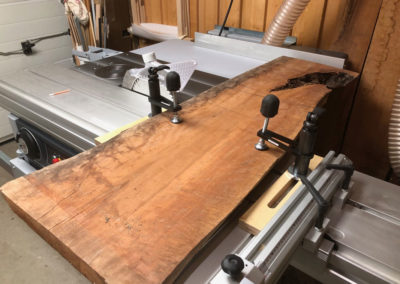 Rohzuschnitt "Baumfehler" bekommt prominente Rolle im Couchtisch