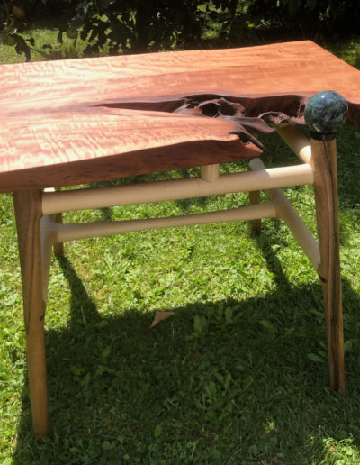 Fertiger Three-Wood-Table in der Natur, mit Moosachat und einer Wachsöloberfläche