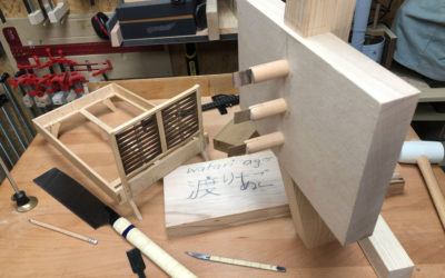 Watari ago (渡りあご) –eine Kreuzüberblattung aus Japan –verstärkt mit verkeilten Runddübeln