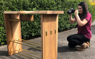 Eingangs-Schuh-Konsole aus lokalem Nussholz