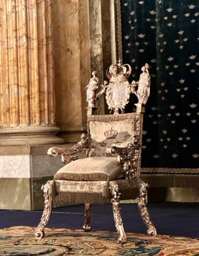 Silberthron von Königin Kristina (1650) im Thronsaal des Königlichen Schlosses in Stockholm