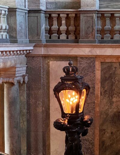 Treppenlampe, Königspalast
