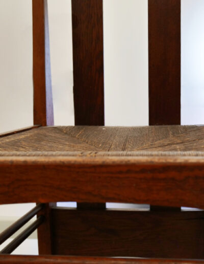 Argyle Chair, Charles Rennie Mackintosh, 1897 Eiche, gebeizt / Binsengeflecht