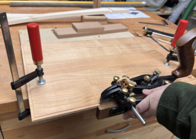 Schattenfuge mit dem Kombinationshobel anhobeln