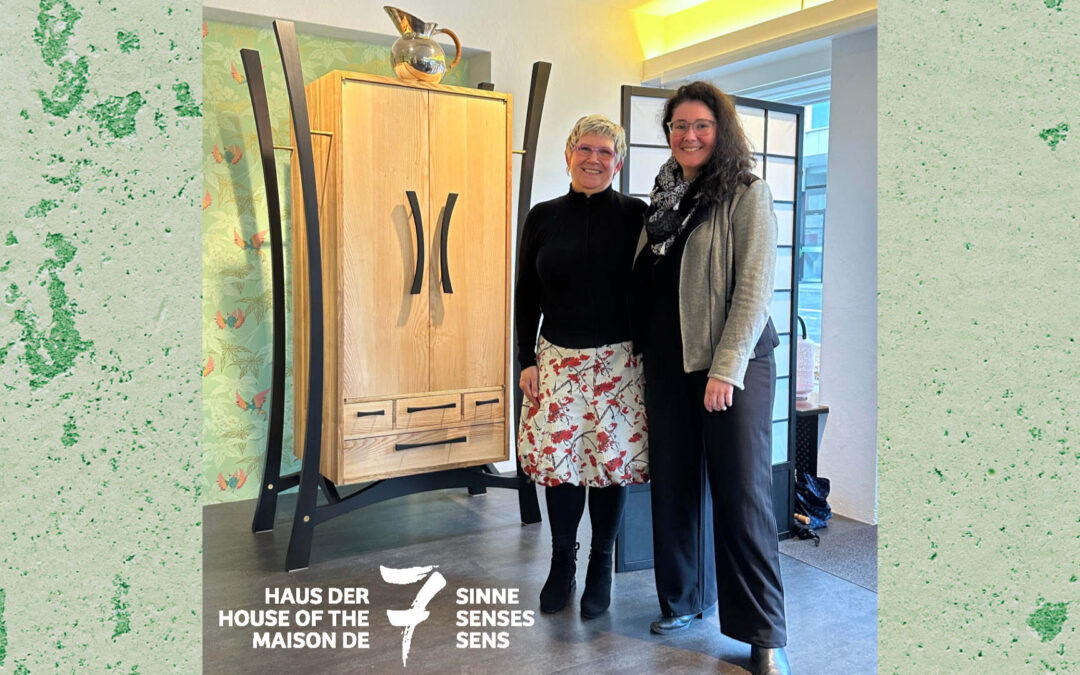 Kleiderschrank aus Olivenesche